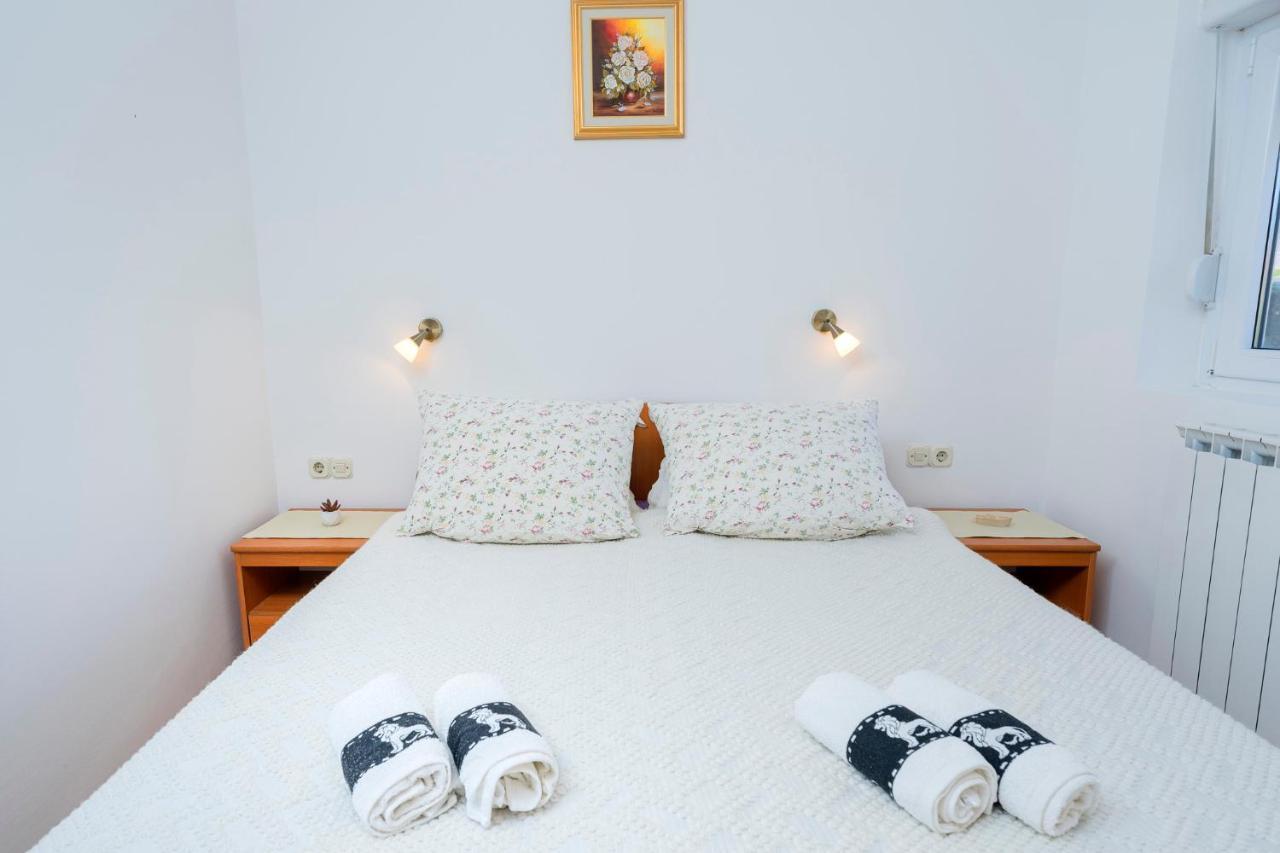 Apartments Draganic Jelsa  Εξωτερικό φωτογραφία