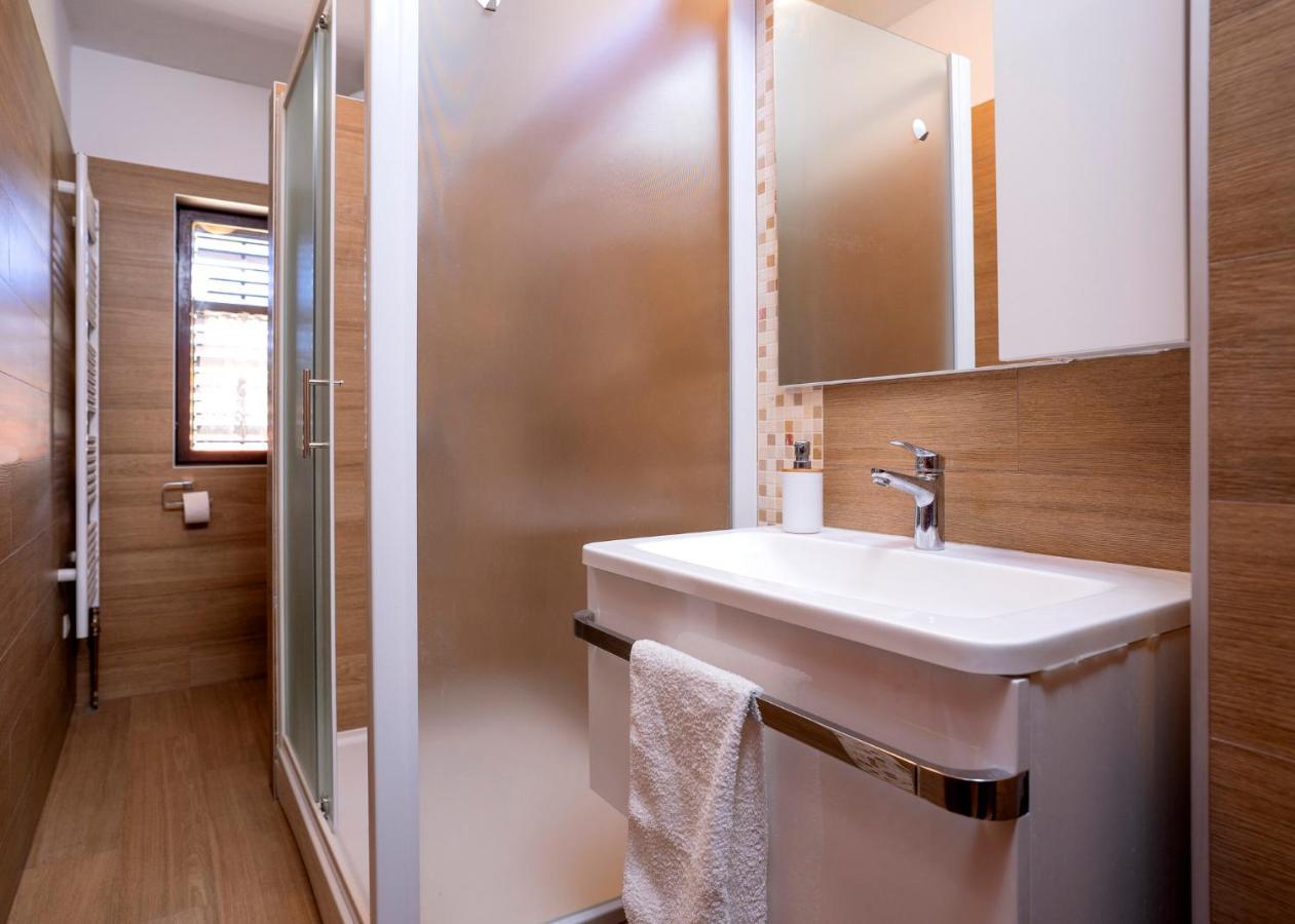 Apartments Draganic Jelsa  Εξωτερικό φωτογραφία