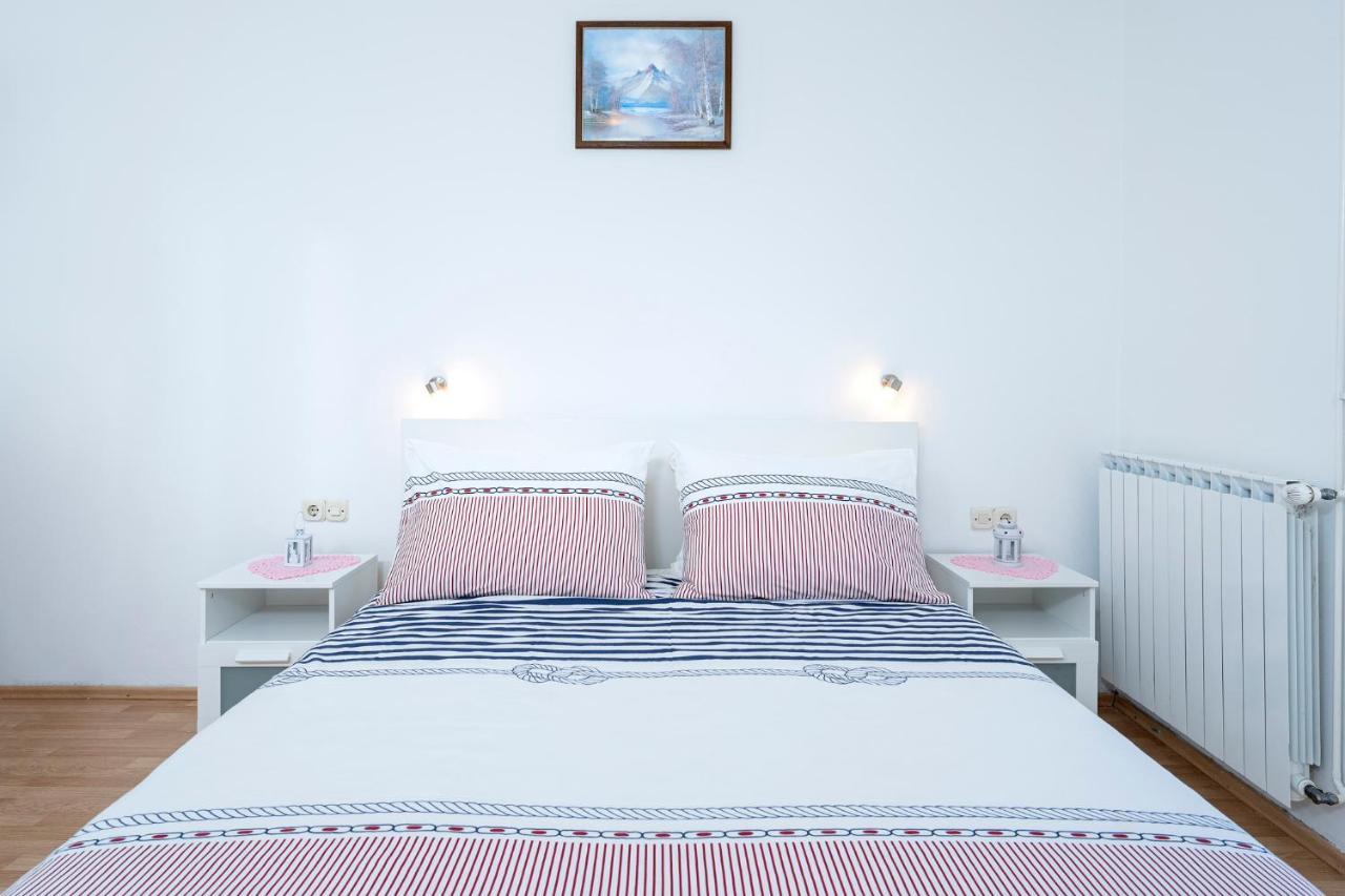 Apartments Draganic Jelsa  Εξωτερικό φωτογραφία